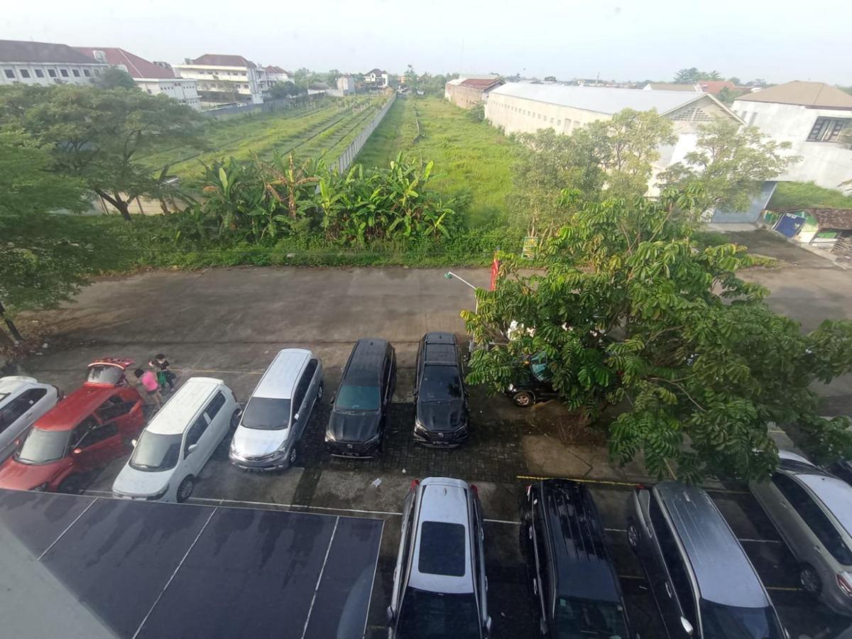Cendana Coliving Solo Baru Hotel Exterior photo
