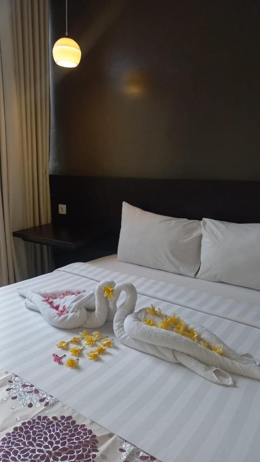 Cendana Coliving Solo Baru Hotel Exterior photo