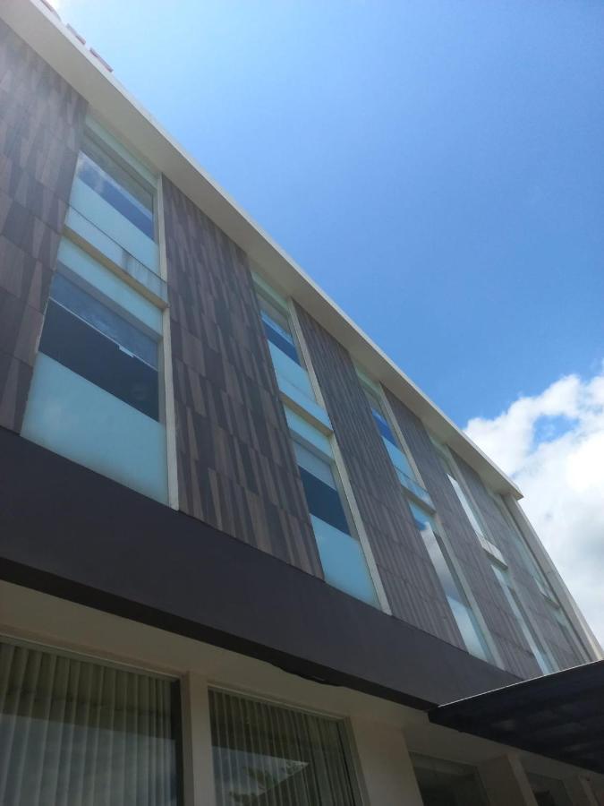 Cendana Coliving Solo Baru Hotel Exterior photo